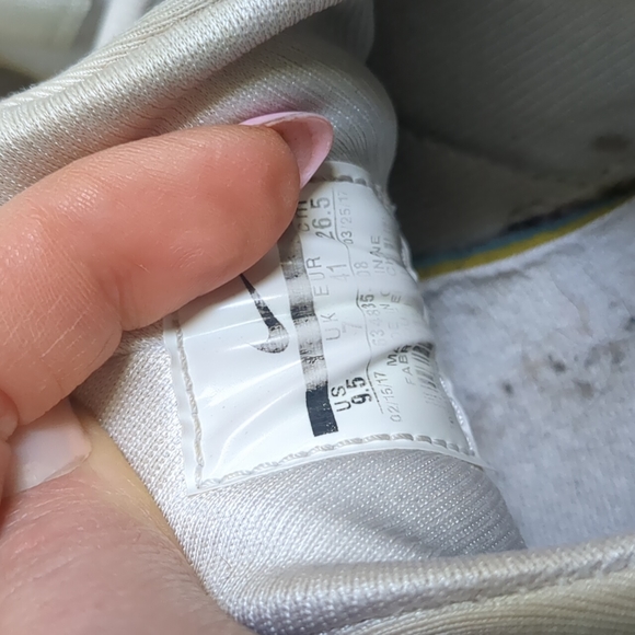 Nike Huarache Shoes white silver leather GUC 9.5 - Picture 4 of 7